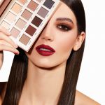 WYNUDE - EYESHADOW PALETTE Paleta de olhos composta por 15 sombras com textura mate.